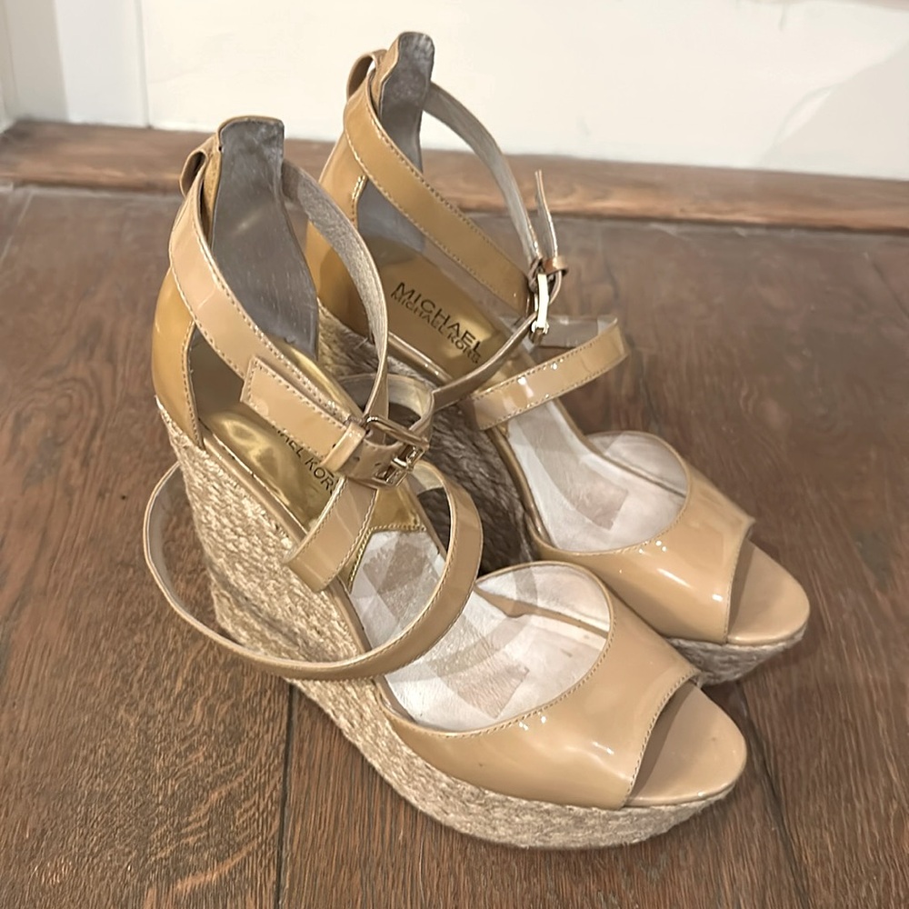 Chic Leather Wedge Sandals